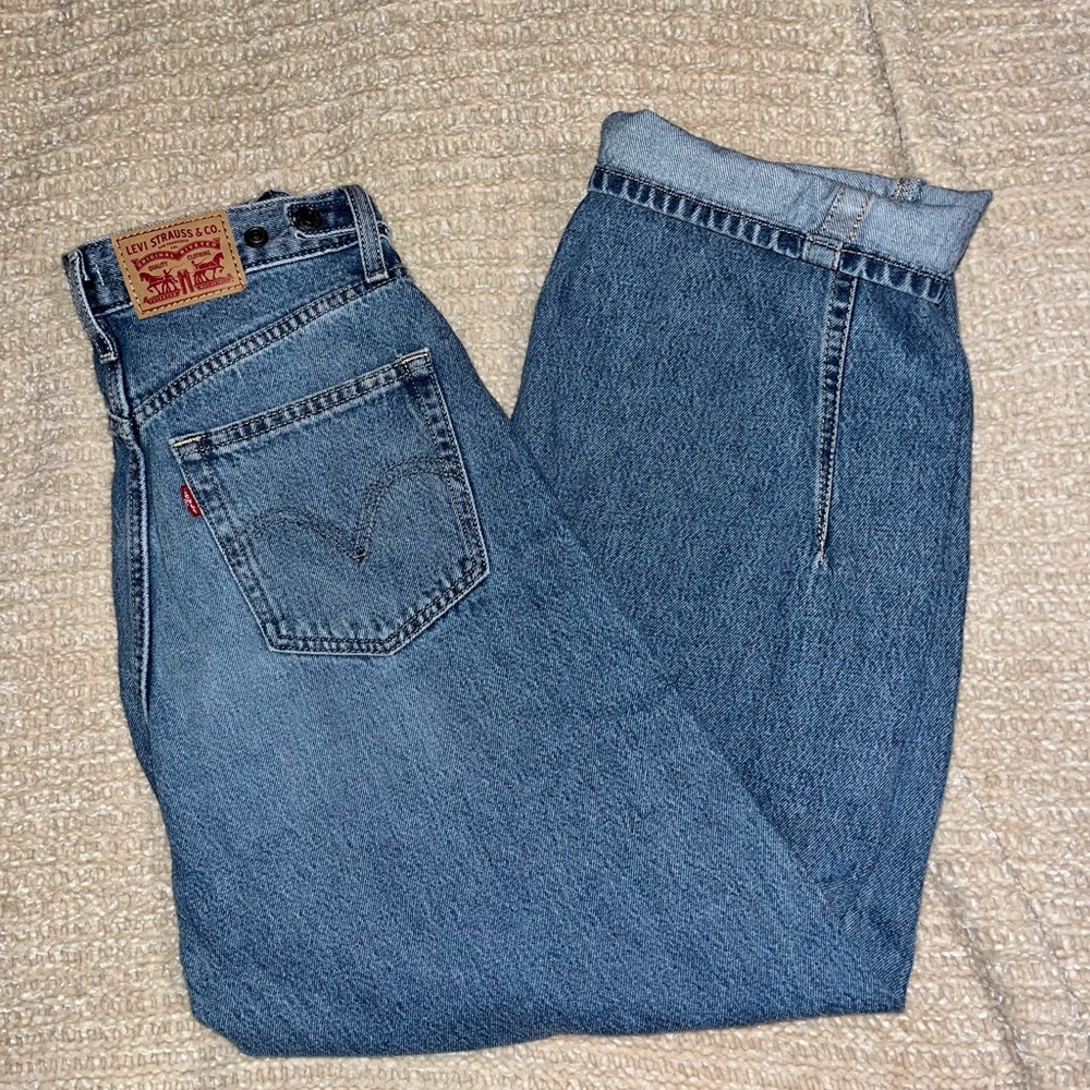 Levi’s Cinch Waist Barrel Jeans